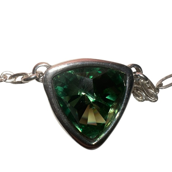 UNOde50 Elegant Green and silver Pendant Necklace - Picture 2 of 6